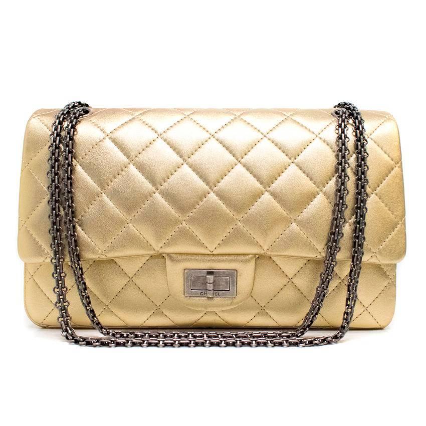 Chanel Gold Flap Bag In Excellent Condition For Sale In London, GB