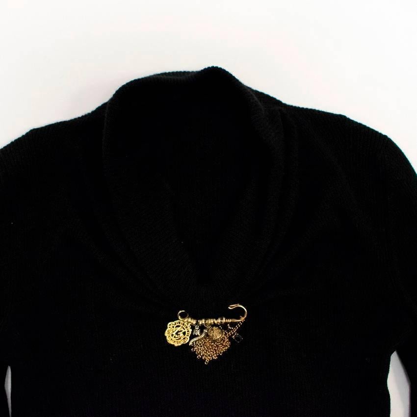 Dolce & Gabbana Black Knit Jumper with Gold Brooch In Excellent Condition For Sale In London, GB