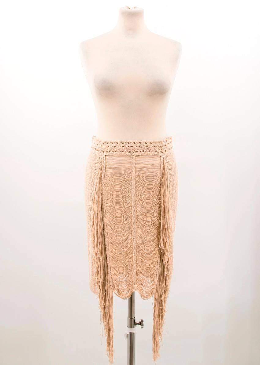 Magda Butrym nude skirt with fringe detailing and concealed zip fastening. 

Conditions Details : 9.5/10

Approx: Length- 50cm Waist-36cm

UK Size: XXS/Size 38
US Size: 0-2