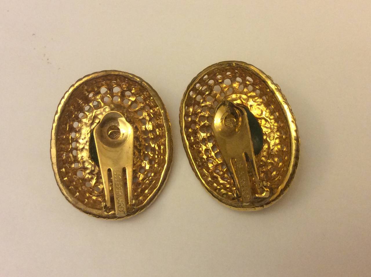Vintage Les Bernard Emerald Green Cabochon Gold Clip On Earrings For Sale 1