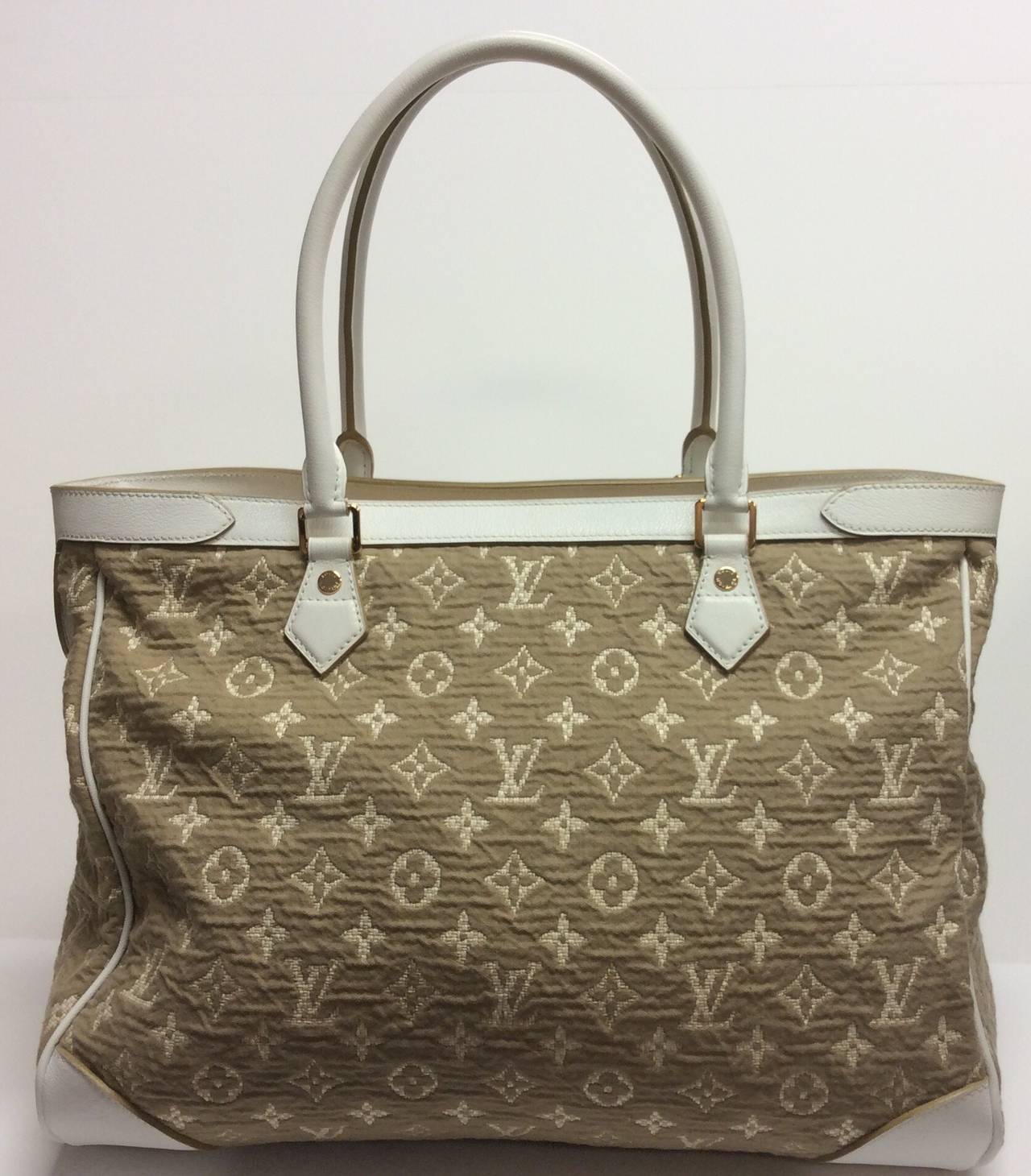 2011 Louis Vuitton Sabbia Tote In New Condition In Lake Park, FL