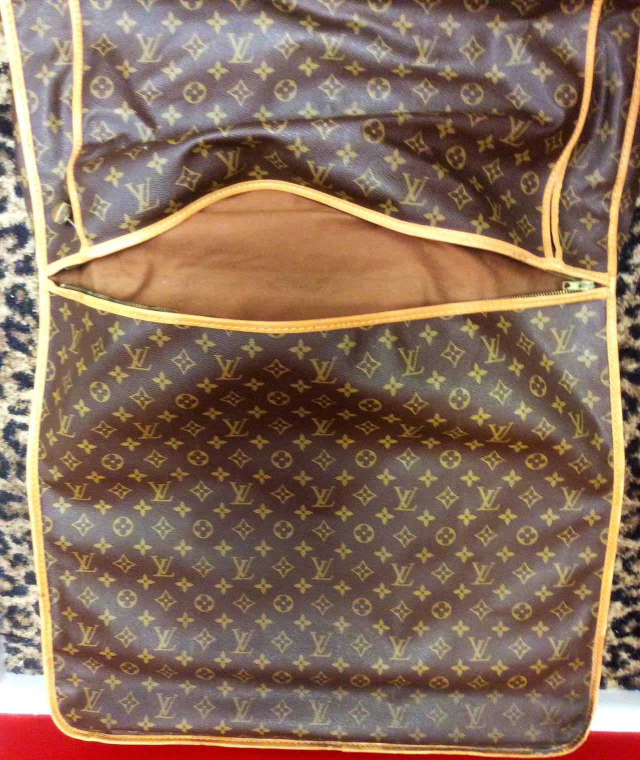 Women's or Men's Rare Louis Vuitton Monogram Garment Travel Bag For Sale