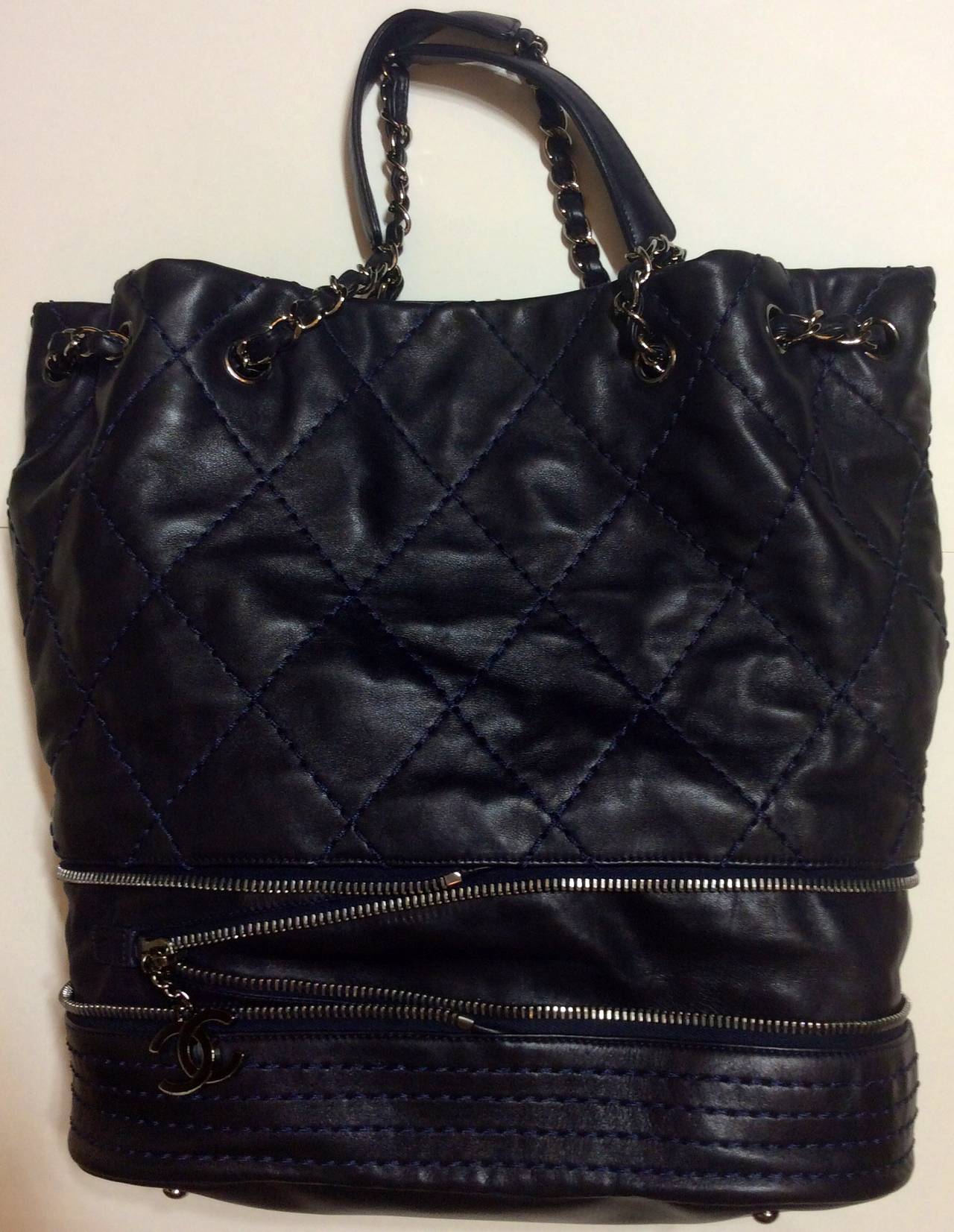 Chanel Navy Quilted Lambskin Expandable Tote For Sale 4