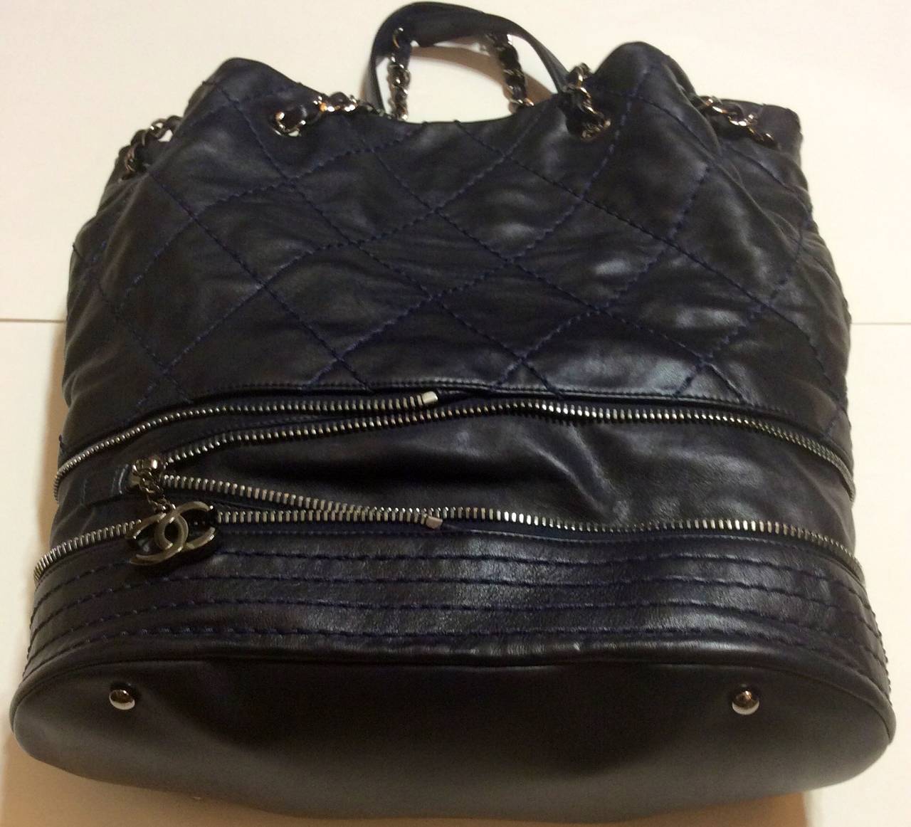 Chanel Navy Quilted Lambskin Expandable Tote For Sale 5