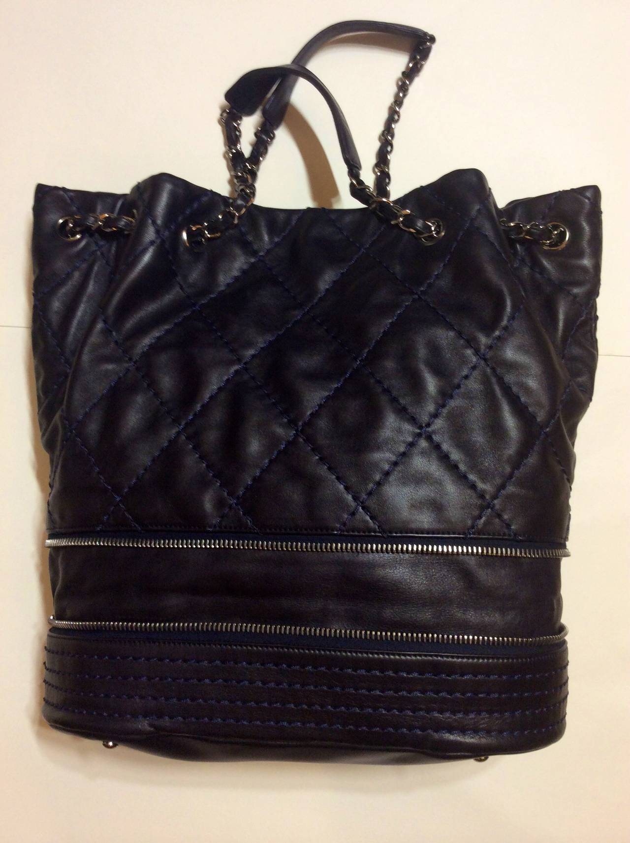 Chanel Navy Quilted Lambskin Expandable Tote For Sale 6