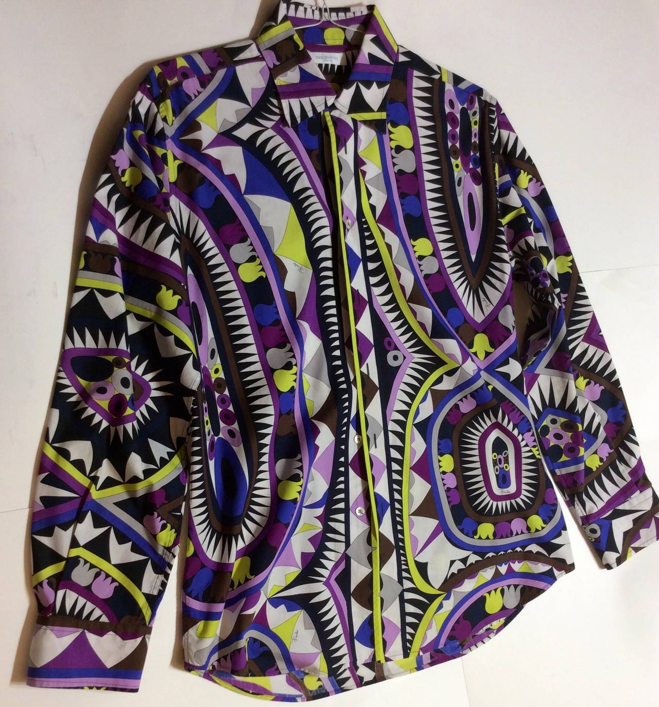 This is a gorgeous vibrant Emilio Pucci mens button up cotton shirt. 
Size XL
Made in Italy
Measurements:
Chest 44