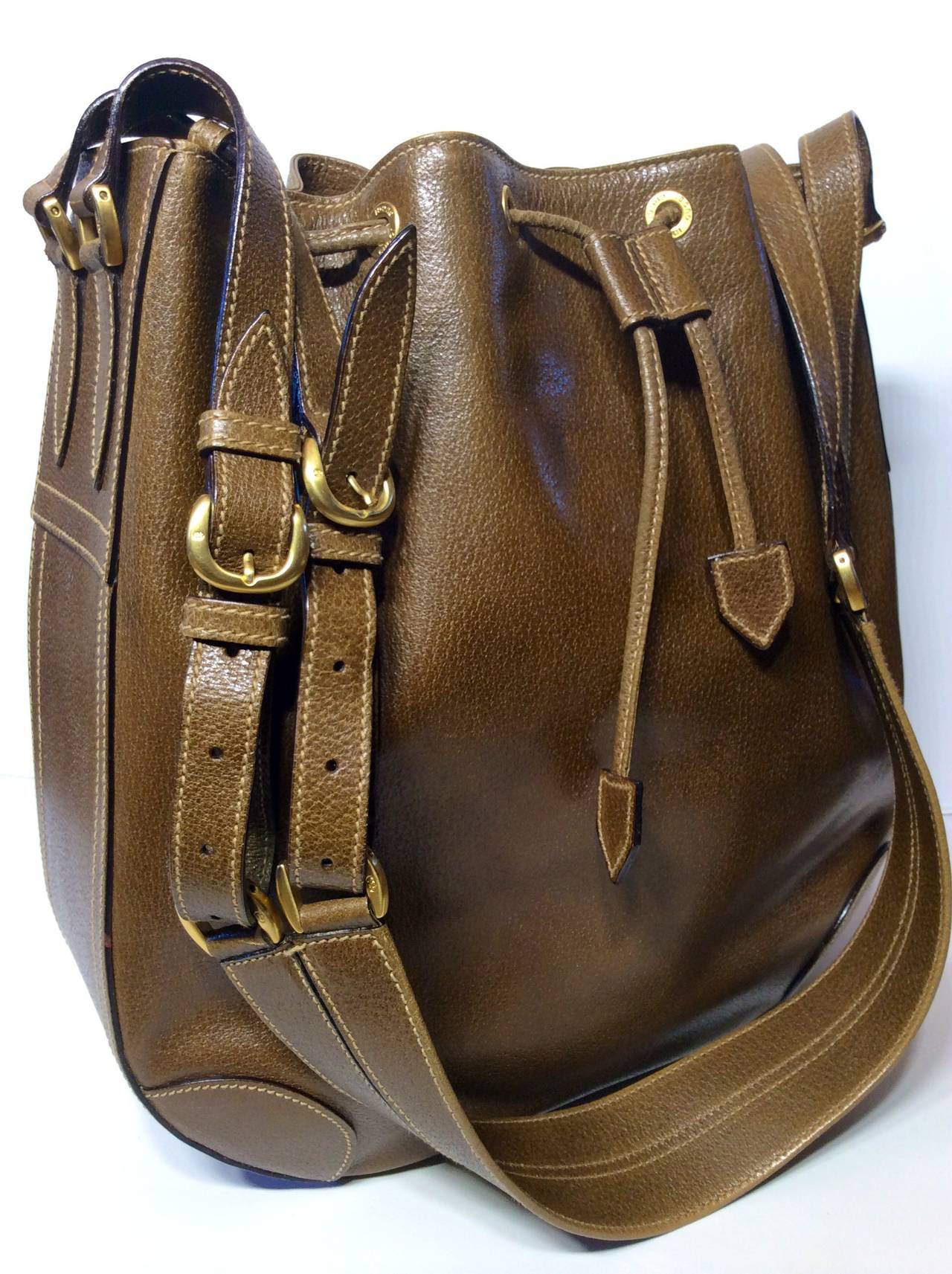 Vintage Gucci Olive Brown Leather Drawstring Tote In Excellent Condition In Lake Park, FL
