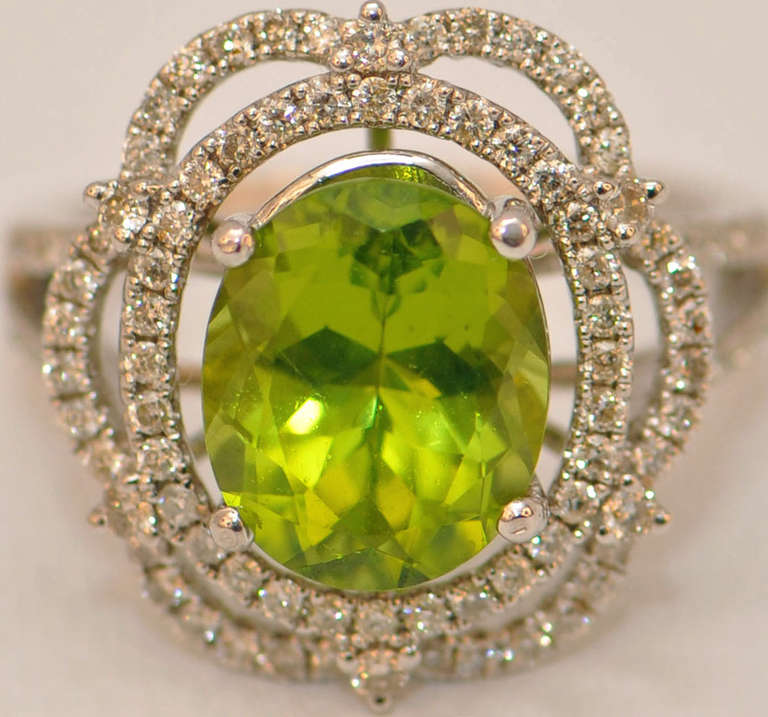 Peridot Ring 14K White Gold with Diamond Size 7 In New Condition In Lake Park, FL