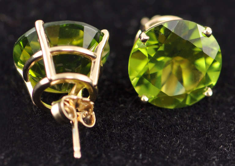 Peridot Earrings 14K Yellow Gold In New Condition In Lake Park, FL