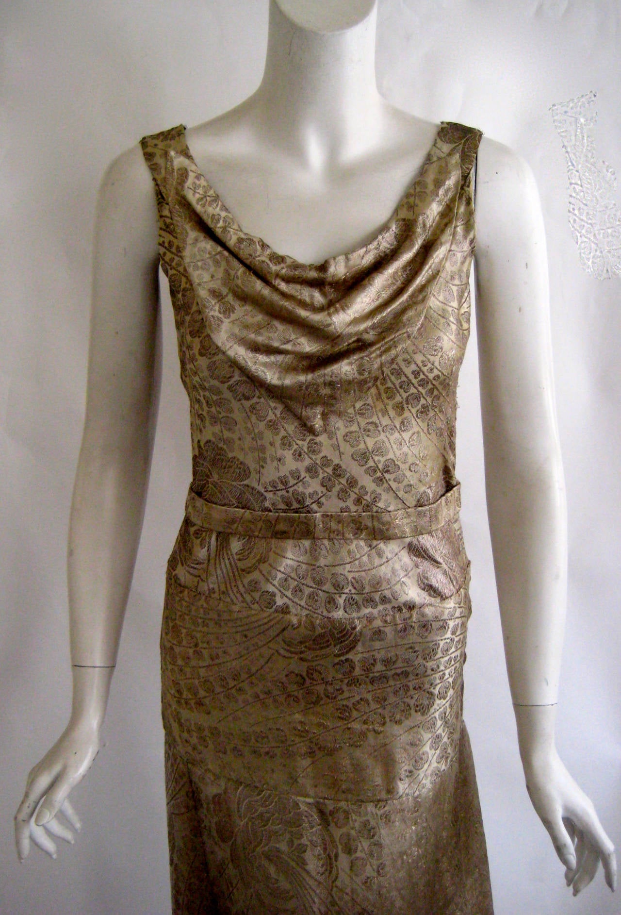 1920s Gold Silk Lame Evening Dress In Excellent Condition For Sale In Chicago, IL