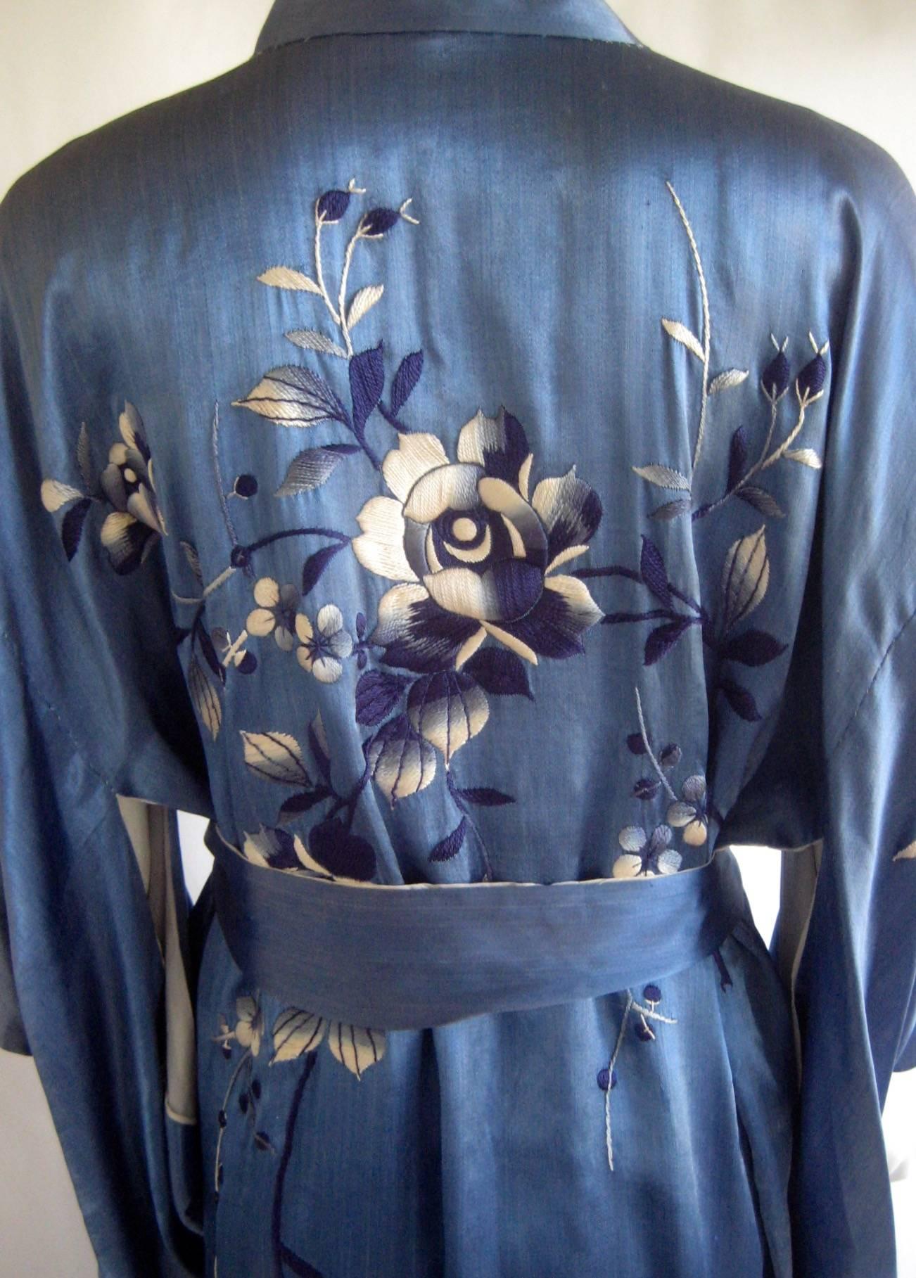 1930s Hand Embroidered Japanese Export Kimono 4