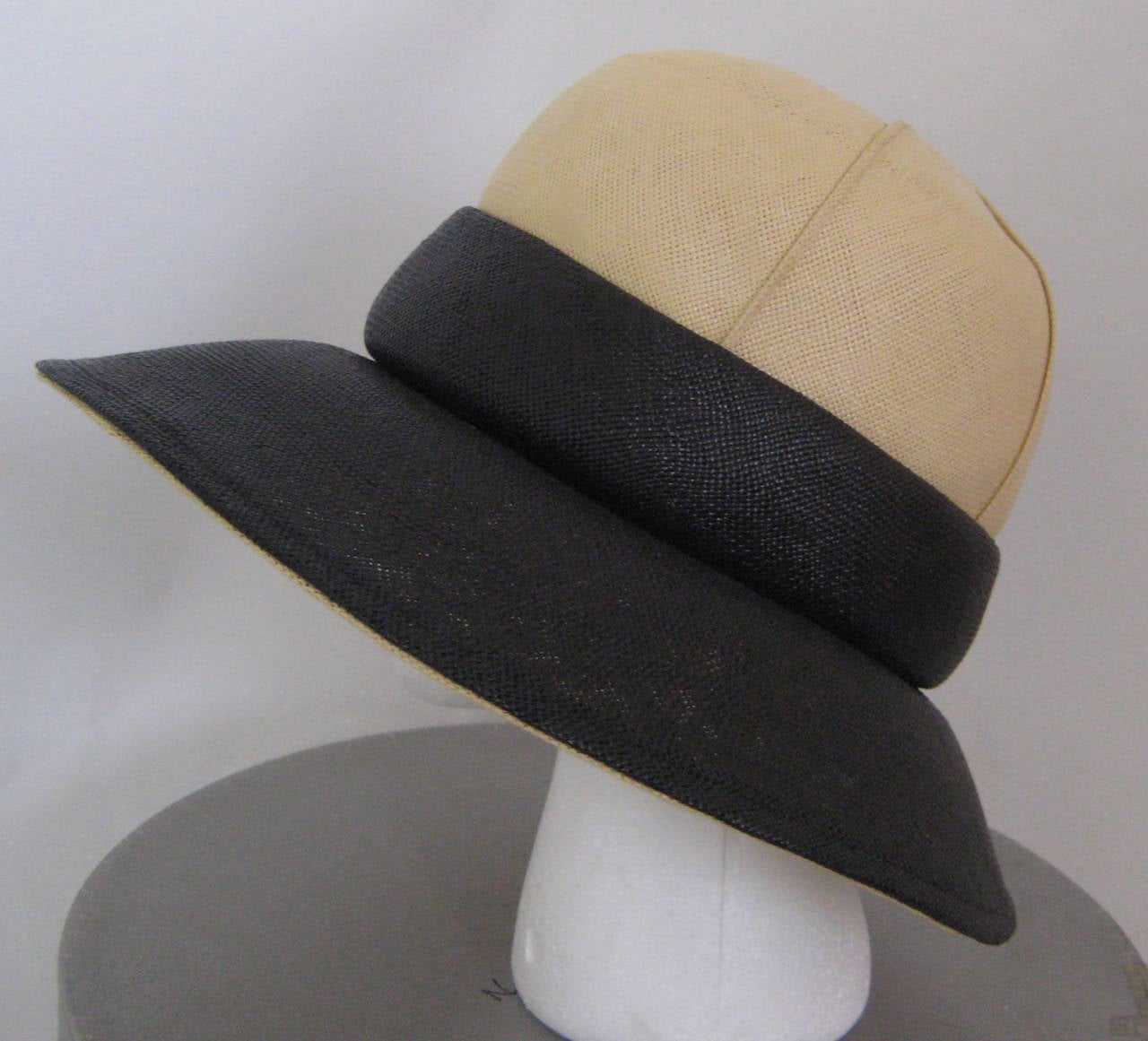 1960s Christian Dior Straw Hat In Excellent Condition For Sale In Chicago, IL