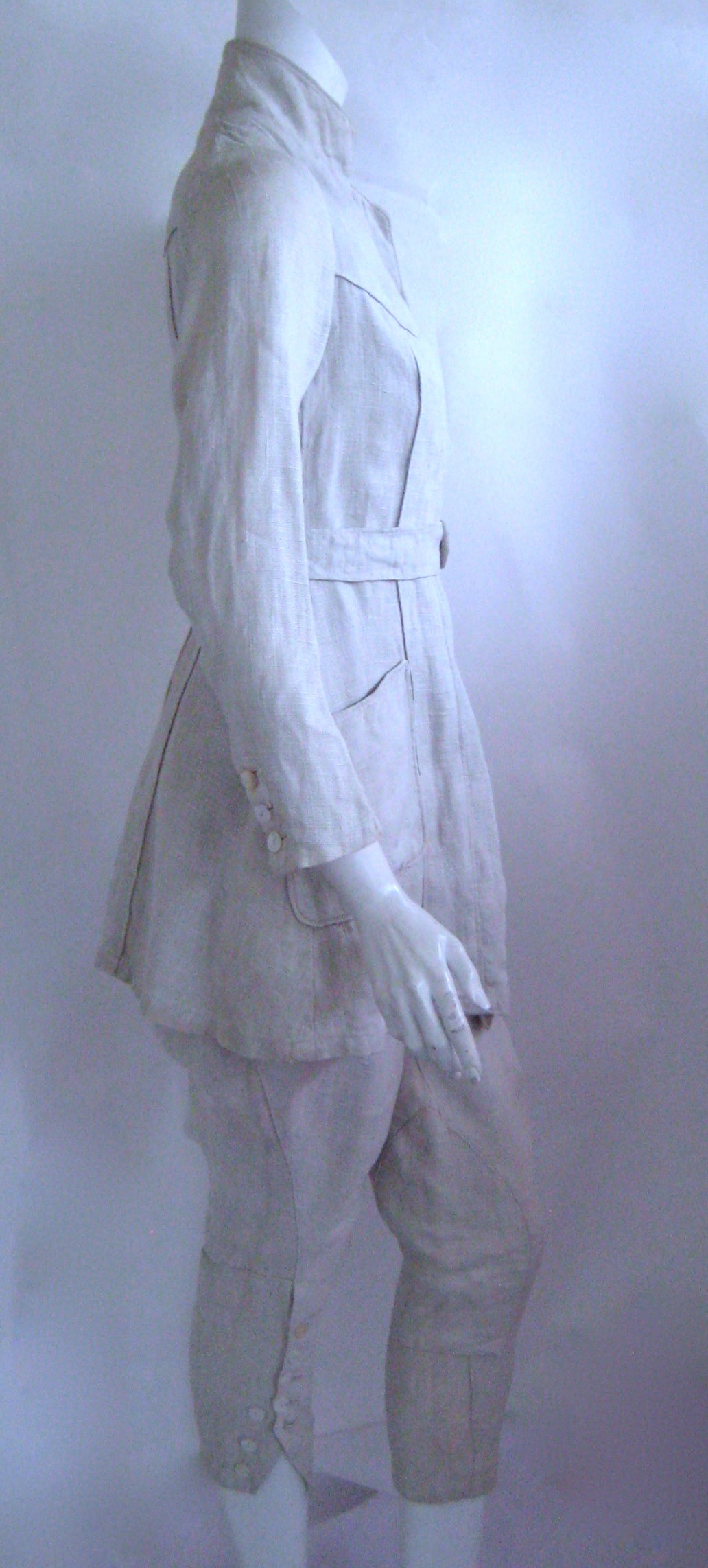 Rare 1920s Oatmeal Linen Riding Ensemble In Excellent Condition For Sale In Chicago, IL