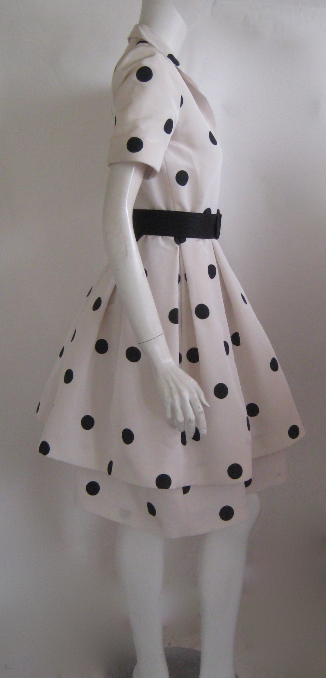 1980s Oscar De La Renta Silk Taffeta Polka Dot Dress In Excellent Condition In Chicago, IL