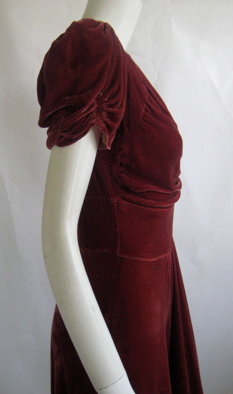 1930s Bias Cut Velvet Dress In Excellent Condition For Sale In Chicago, IL