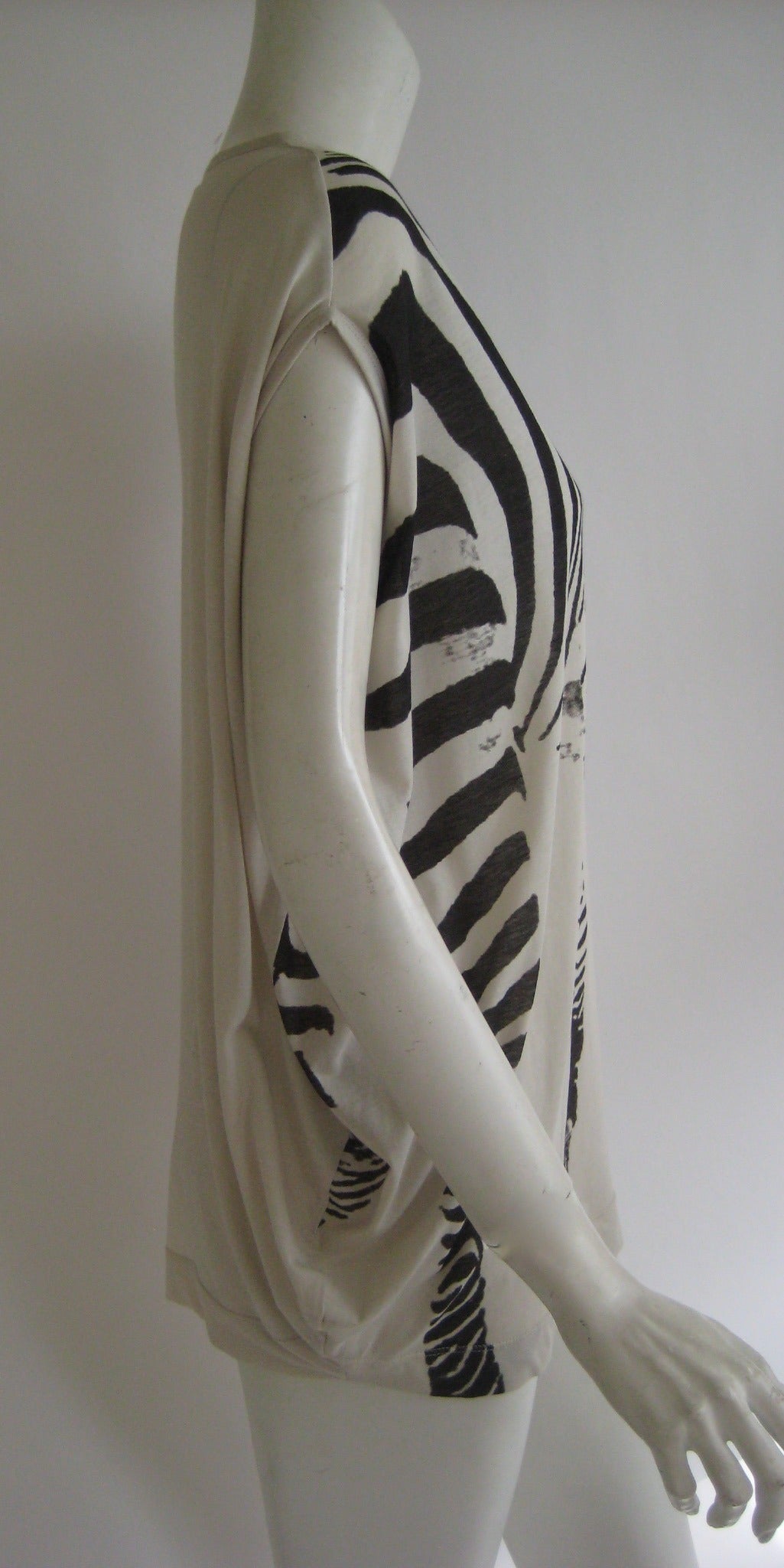 Stella McCartney Zebra t Shirt In Excellent Condition For Sale In Chicago, IL