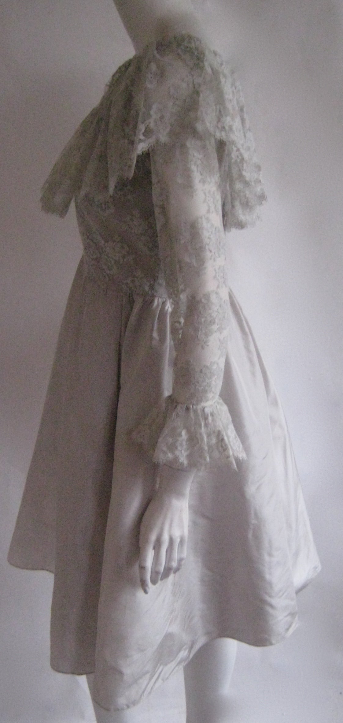 Women's 1960s Oscar De La Renta Pale Grey Silk Empire Dress For Sale