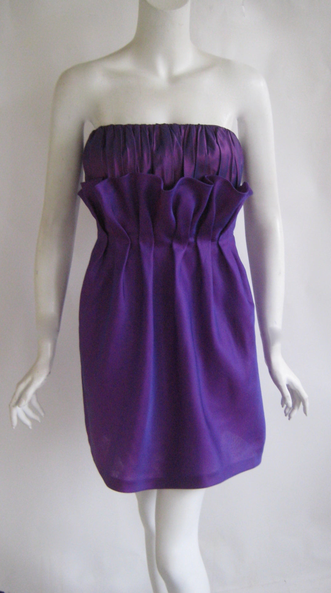 1980s Carolyne Roehm Silk Petal Cocktail Dress In Good Condition For Sale In Chicago, IL