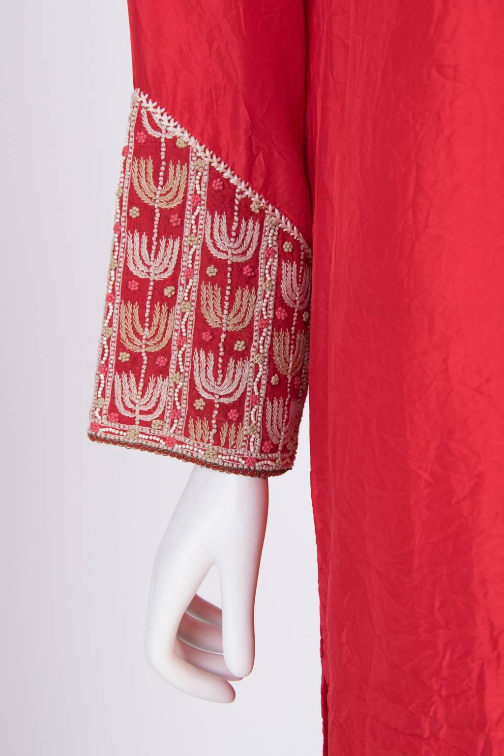 Anamika Khanna Red Hand Embroidered Dress In New Condition For Sale In Xiamen, Fujian