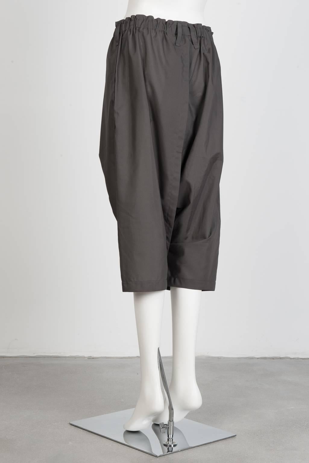 Issey Miyake Drop Crouch Pant In New Condition For Sale In Xiamen, Fujian