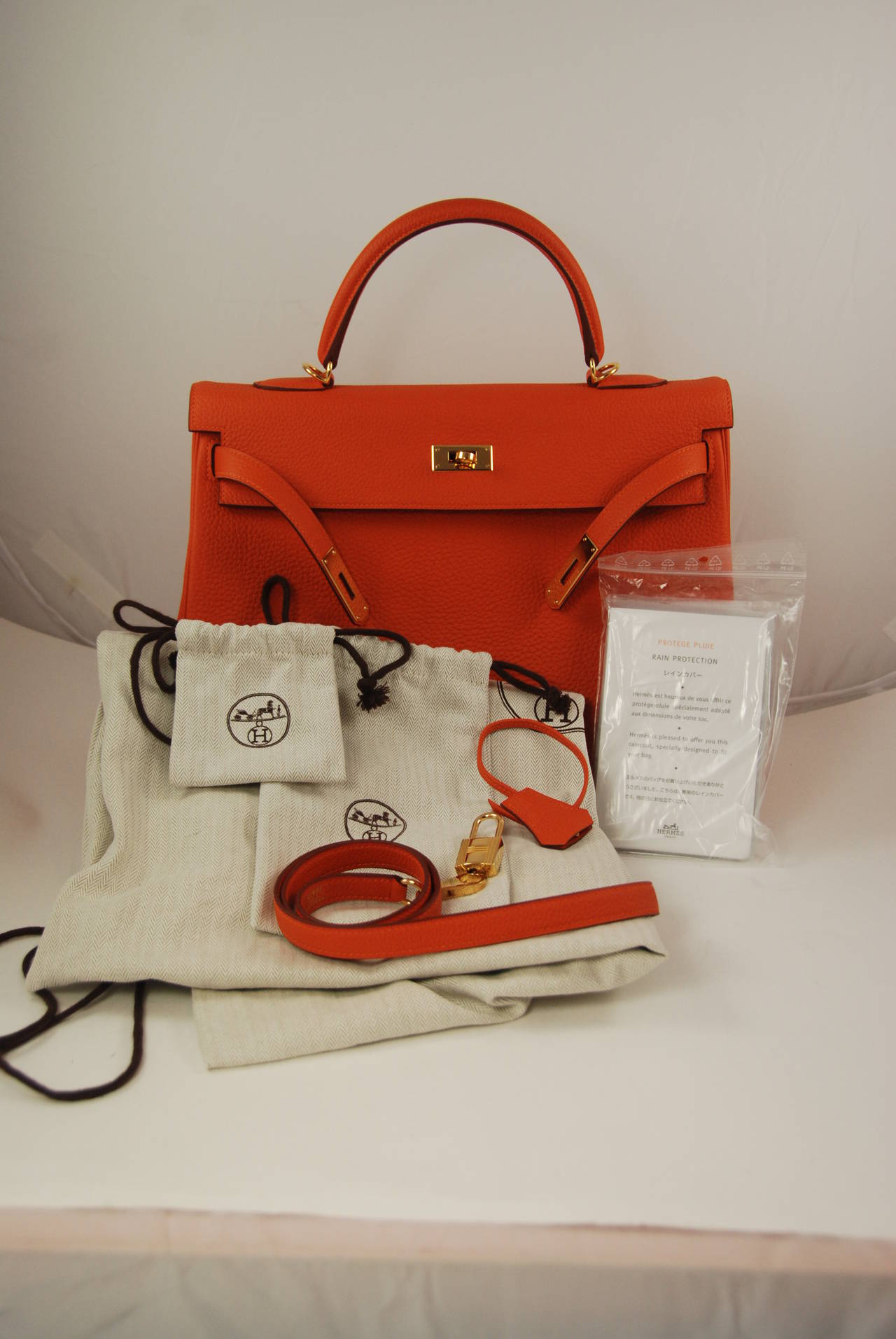 2014 Hermes 35 cm Orange Togo Leather Kelly Bag with Gold Hardware 5