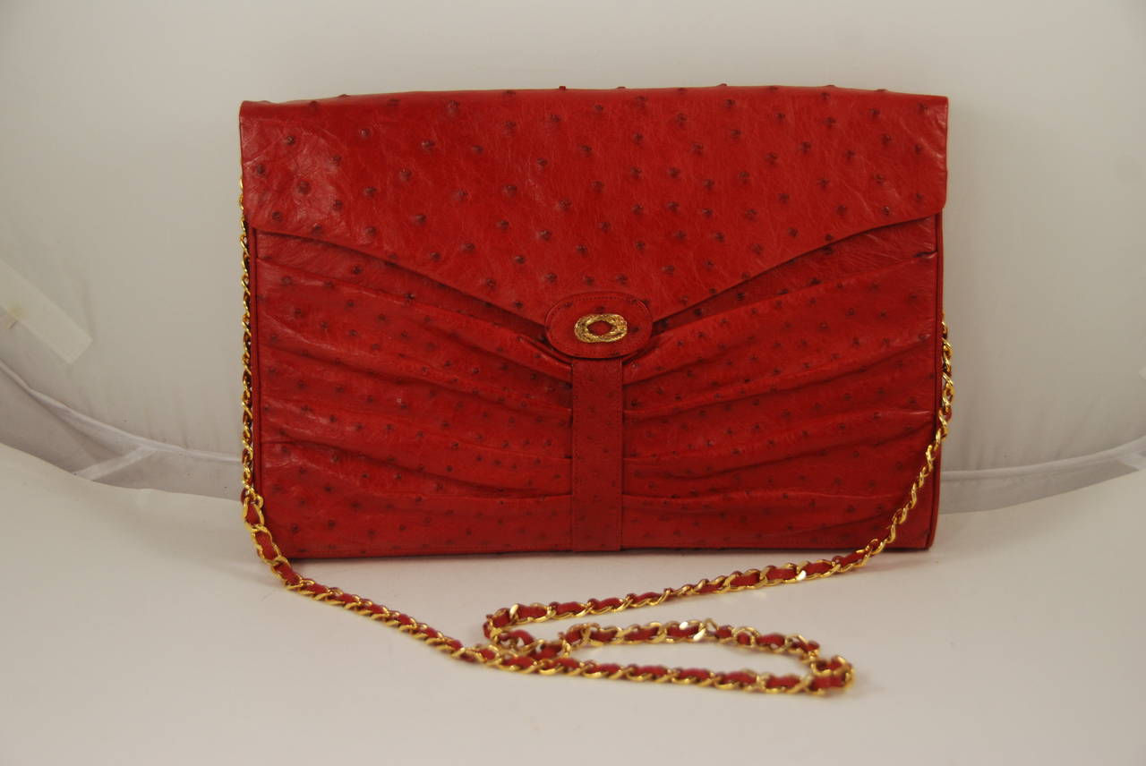 1980s Red Ostrich Large Clutch/Shoulder Bag For Sale 3