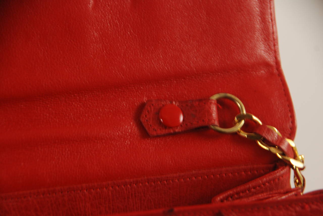 1980s Red Ostrich Large Clutch/Shoulder Bag For Sale 4