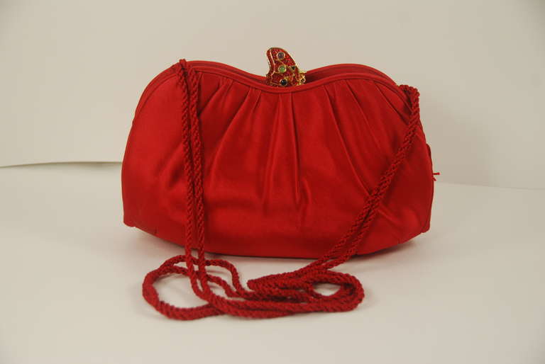1980s Judith Leiber Red Satin Evening Bag with Butterfly Clasp In Excellent Condition For Sale In New York, NY