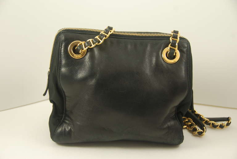 Prada Black Leather Shoulder Bag In Excellent Condition For Sale In New York, NY