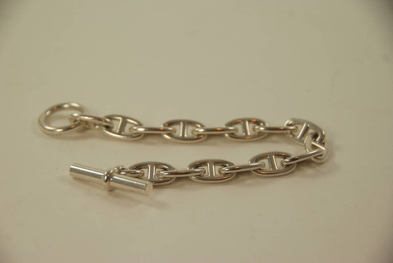 Hermes sterling silver bracelet with 15 links each measuring 0.75