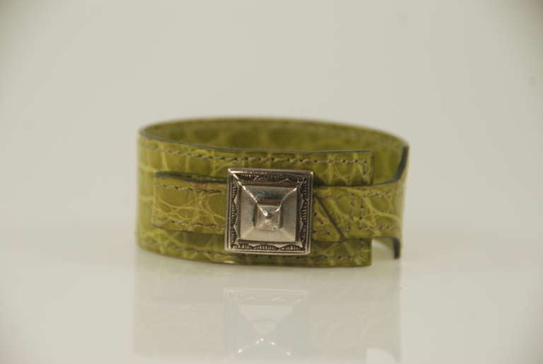 1990s Hermes Touareg Bracelet in Silver and Green Alligator For Sale 1