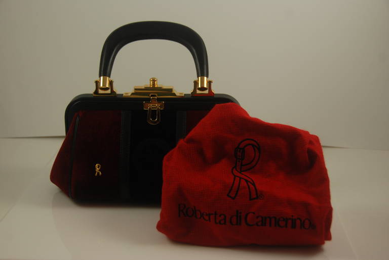 1970s Roberta di Camerino Velvet Hand Bag 2