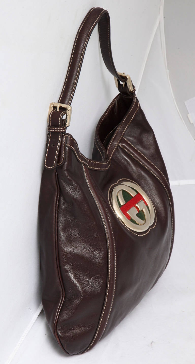 Large Gucci Brown Leather Shoulder Bag In Excellent Condition For Sale In New York, NY