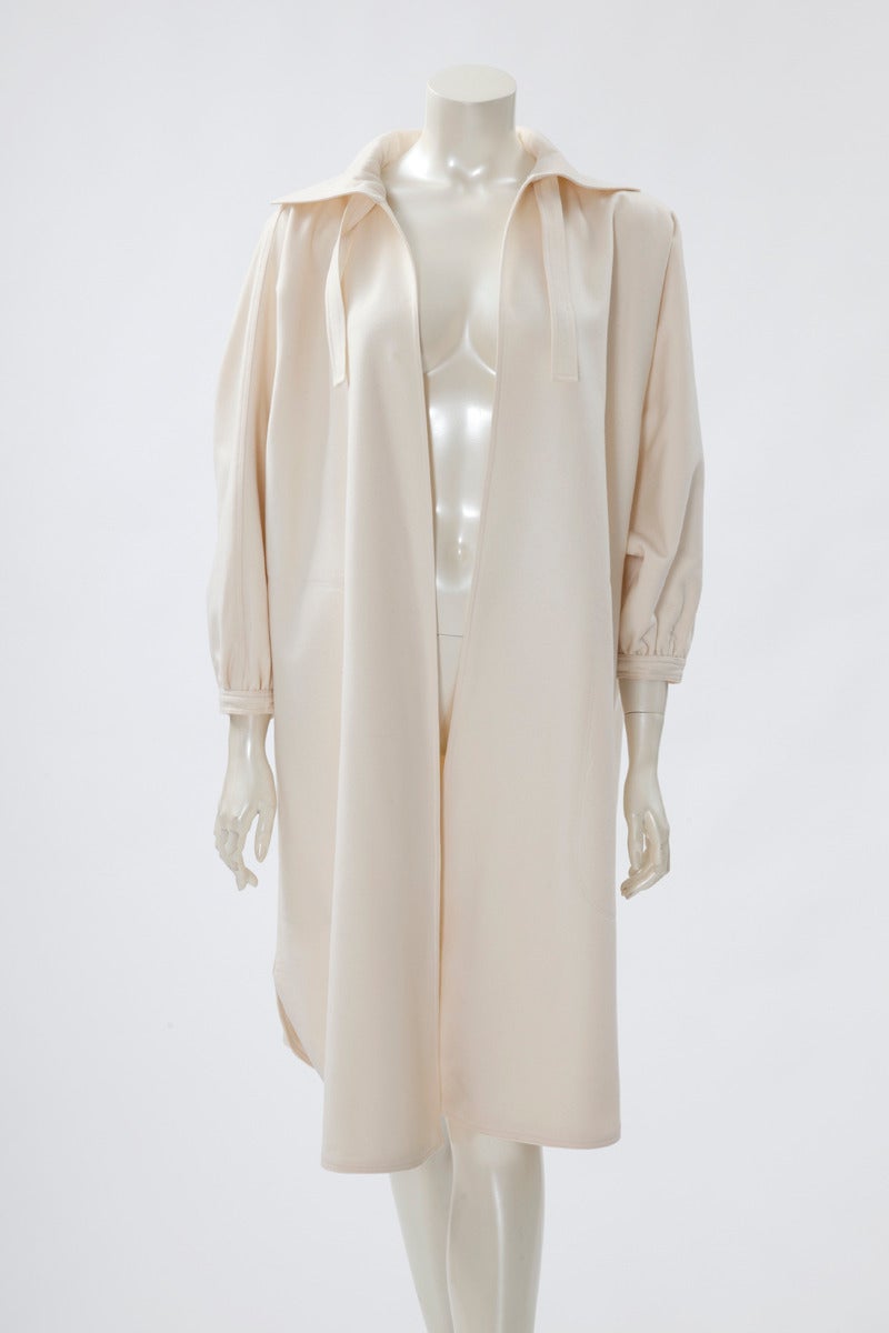 Courreges Wool Coat Cape In Excellent Condition In Geneva, CH