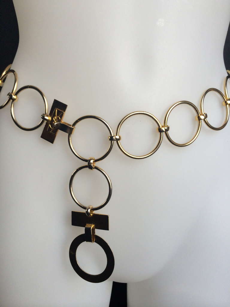 YSL 70’s gold hardware chain belt.

Dimensions :
Full length approx. 83 cm (32.7 inches)
Height approx. 3.75 cm (1.5 inches)