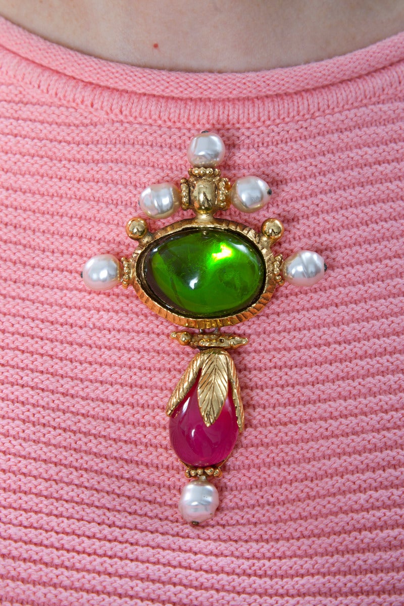 90's signed Christian Lacroix brooch. Bright colorful oversized cabochons and faux pearls in a gold-toned setting. To be worn casual on a military jacket or smart on a silk blouse !

Dimensions :
Height approx. 10 cm (3.9 inches)
Length approx.