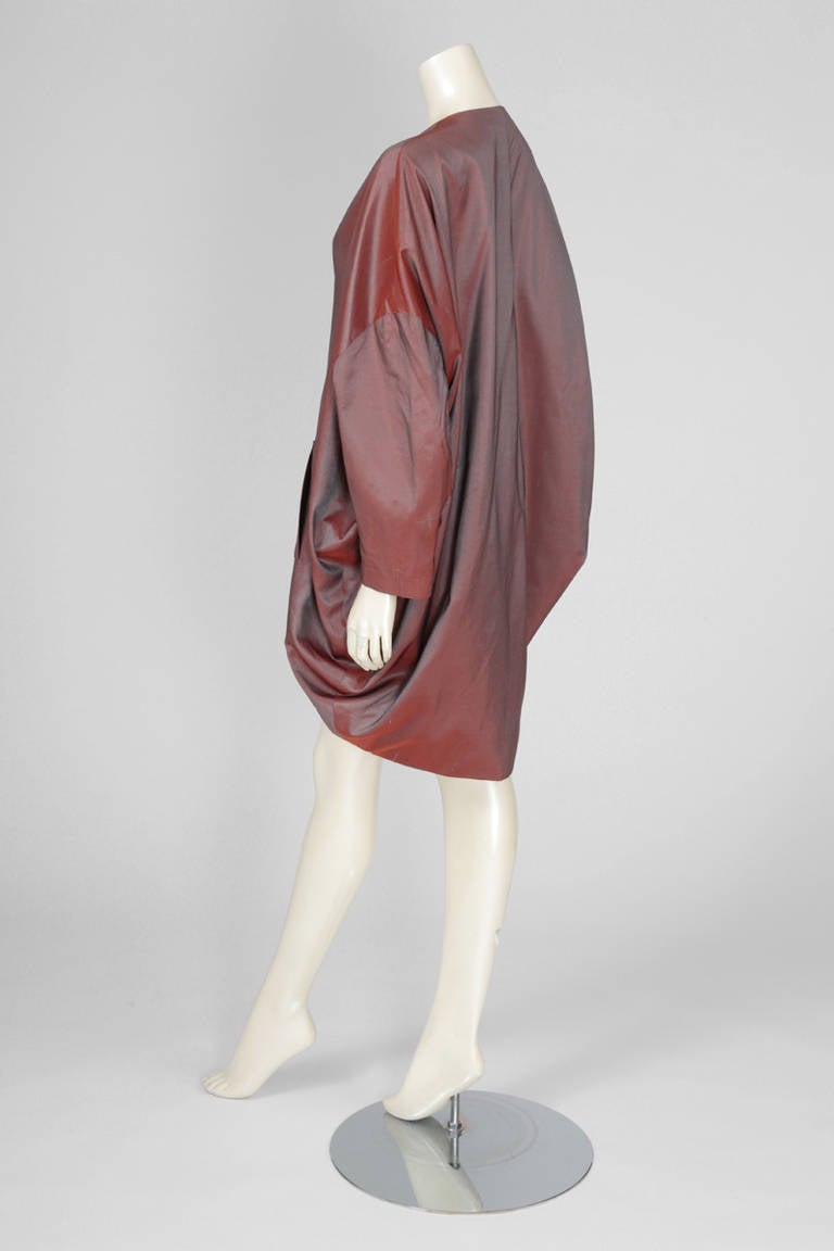 Romeo Gigli Silk Cocoon Coat In Excellent Condition In Geneva, CH