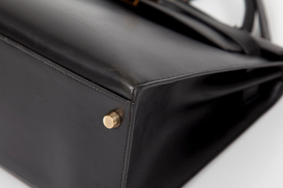 1995 Hermes Black Kelly Sellier 32 Cm Box Calfskin Handbag In Excellent Condition In Geneva, CH