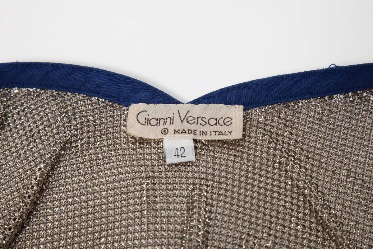 Robe de défilé en maille métallique Oroton de Gianni Versace, printemps-été 1983 4
