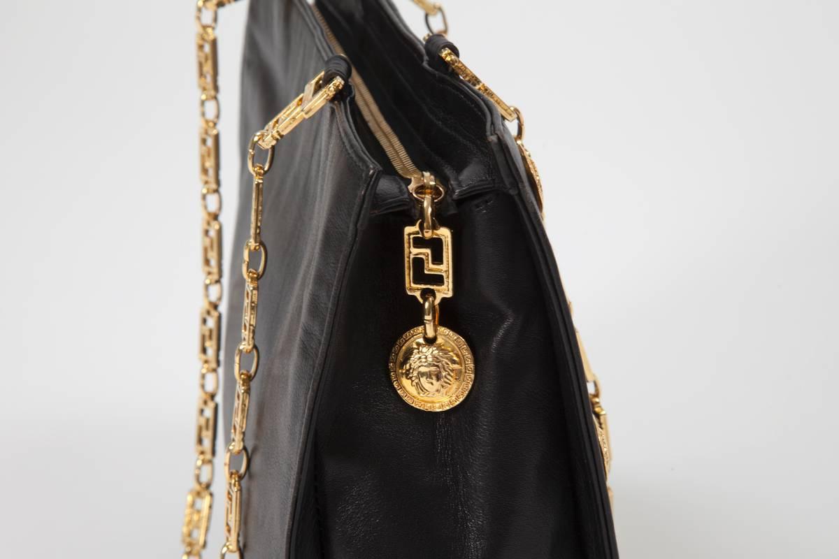 Gianni Versace Couture Medusa Leather Shoulder Bag In Excellent Condition In Geneva, CH