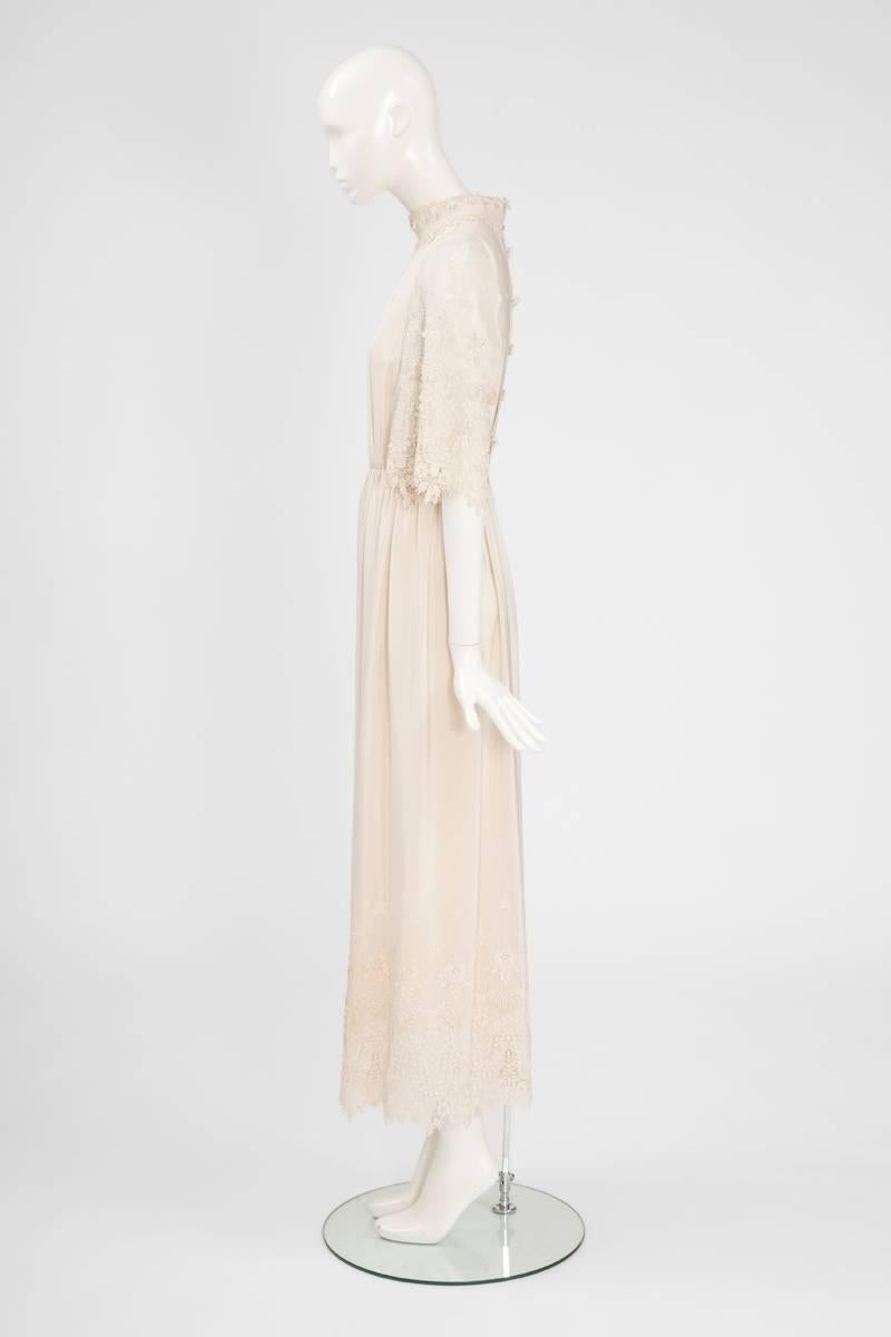 Pierre Balmain Haute Couture Kleid aus Seide und Guipure, um 1970 Damen im Angebot