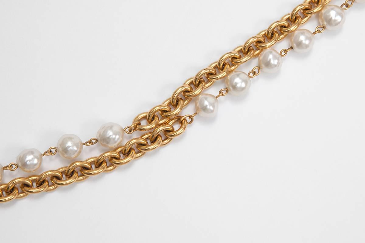 Chanel Chain Link & Pearls Long Necklace  In Excellent Condition In Geneva, CH