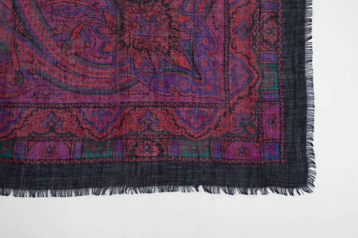 Yves Saint Laurent Paisley Wool Shawl In Excellent Condition In Geneva, CH