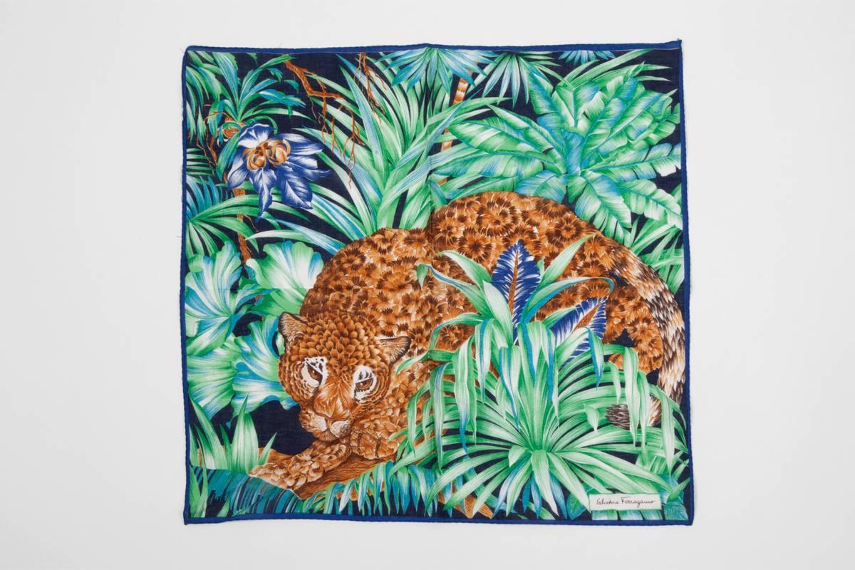 Amazing never worn vintage Salvatore Ferragamo cotton pocket scarf featuring a jaguar in the jungle. Original Ferragamo box not included.

Dimensions : approx. L 42.7 x H 43.7 cm / L 16.8 x H 17.2 inches