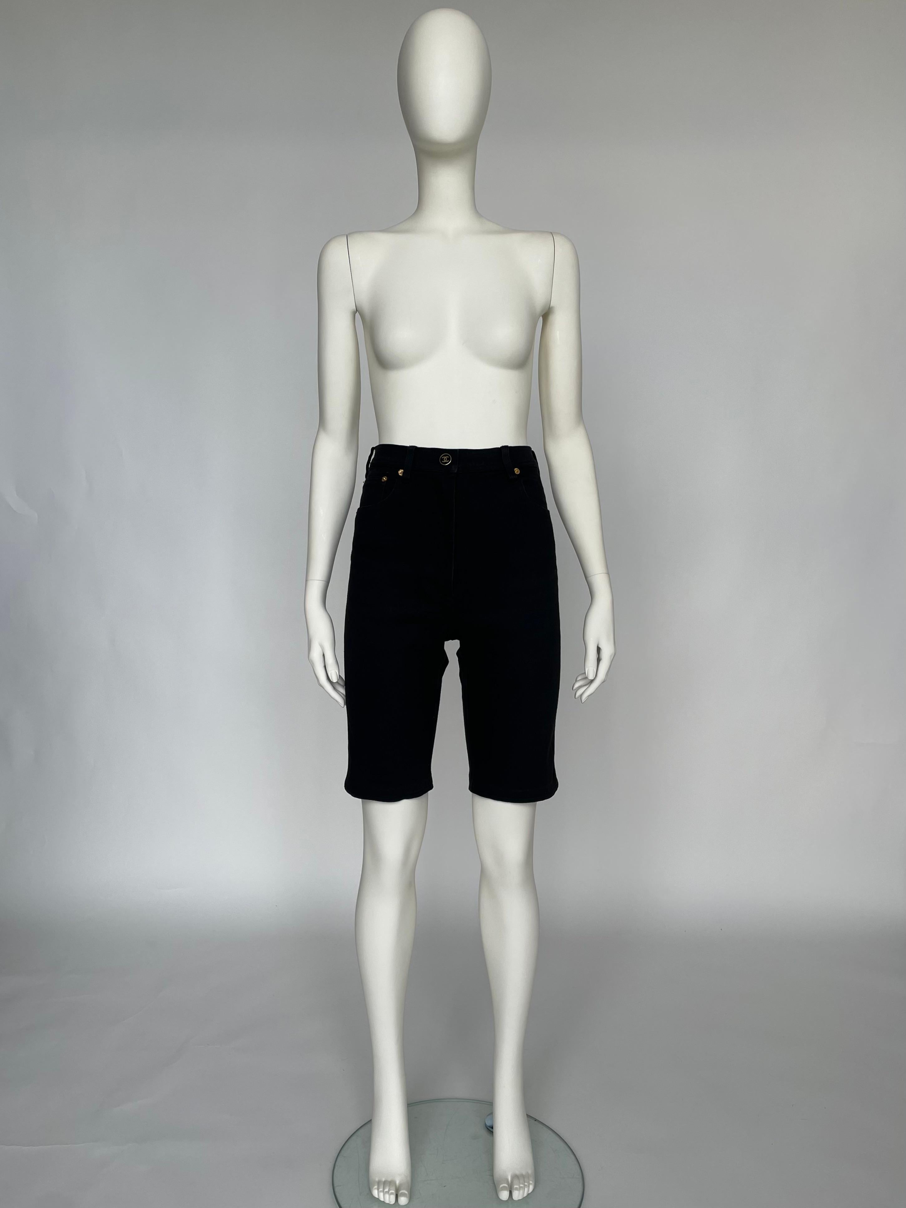 Chanel By Karl Lagerfeld Bermuda vaquera con logotipo CC, c. 1993 Negro en venta