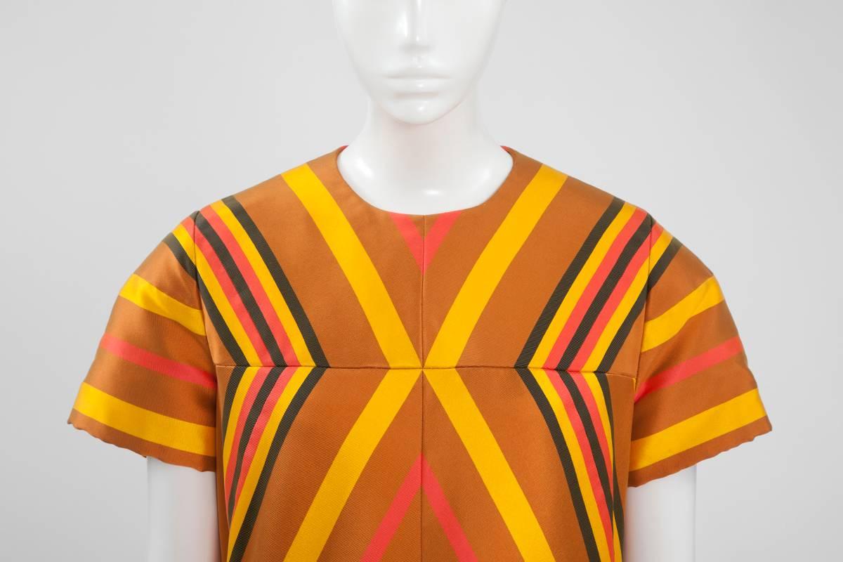 Seidenkleid von Guy Laroche, Haute Couture, Frühjahr-Sommer 1967 (Orange) im Angebot