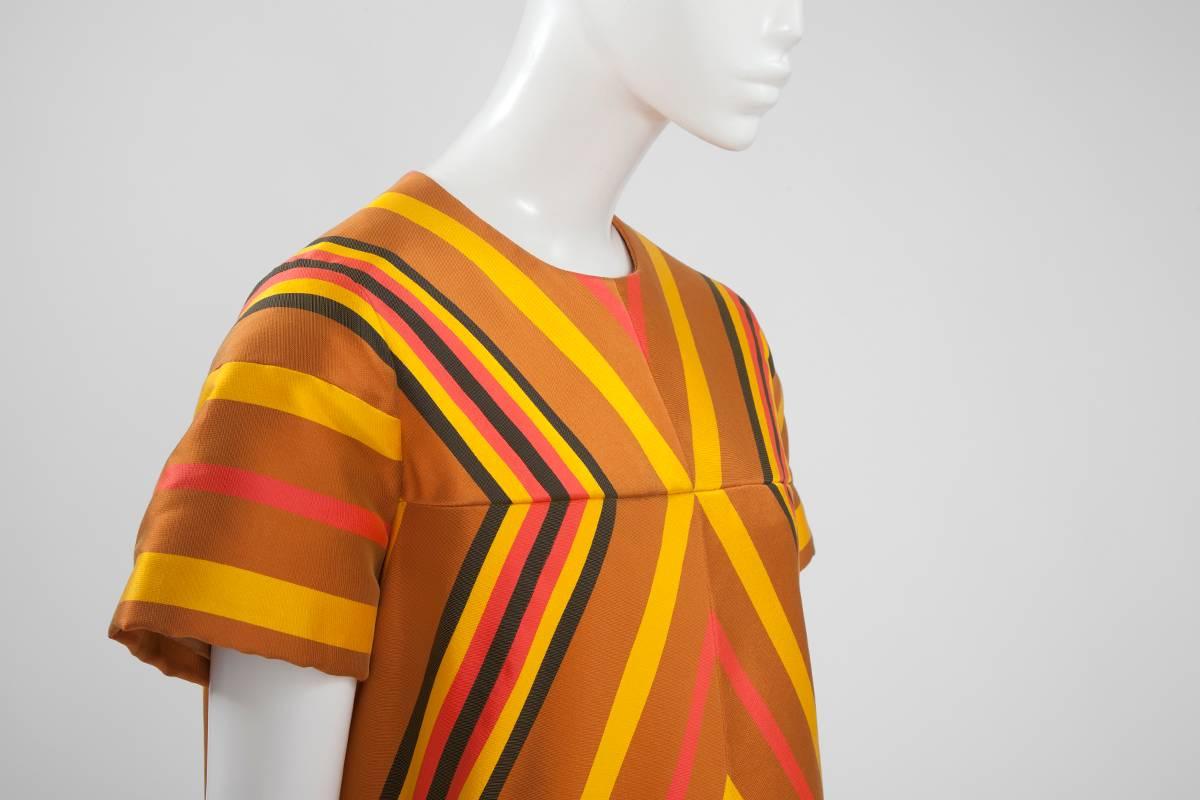 De las mujeres Vestido de seda de alta costura Guy Laroche, primavera-verano 1967 en venta