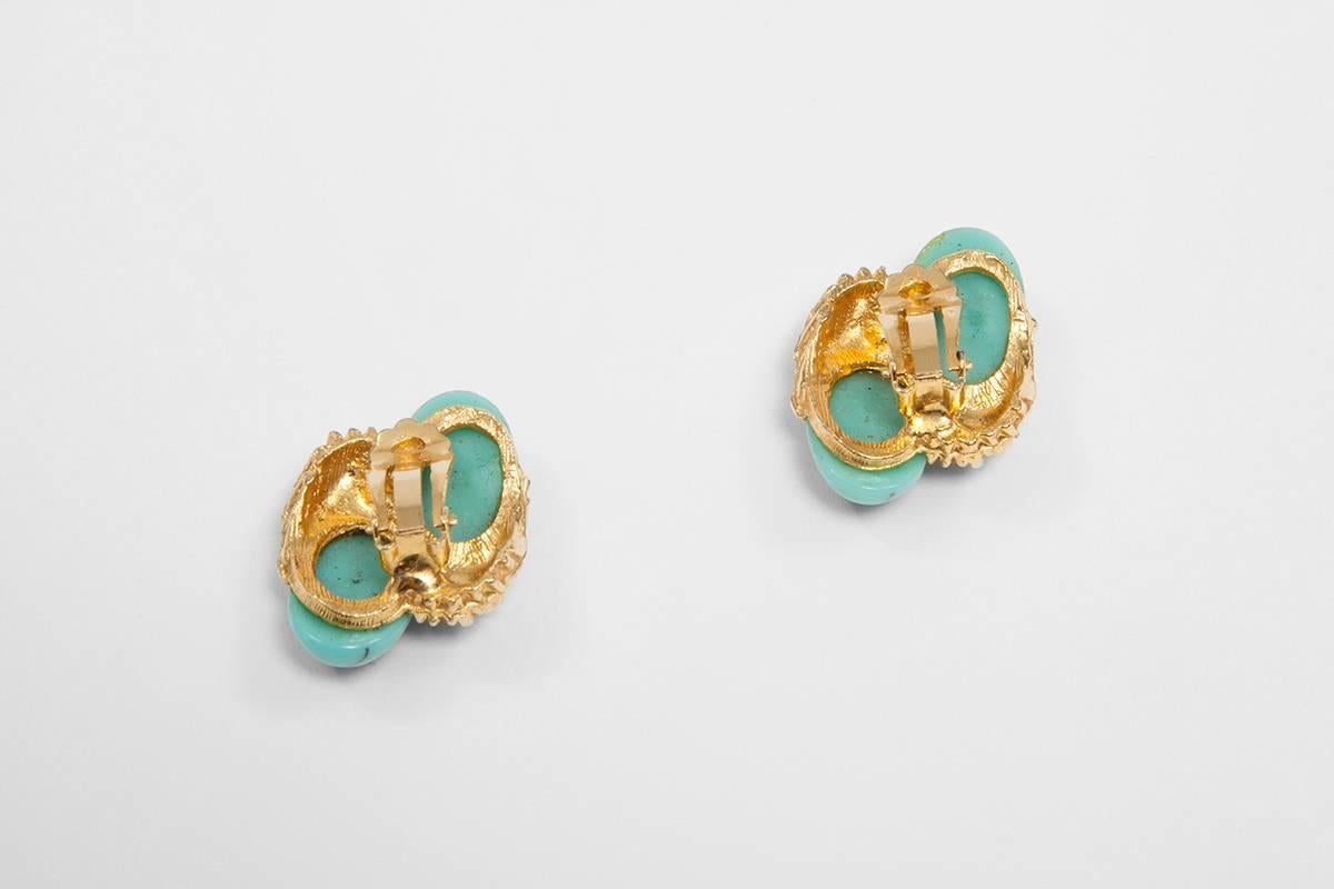 Gilt Metal & Turquoise Clip-On Earrings  In Excellent Condition In Geneva, CH