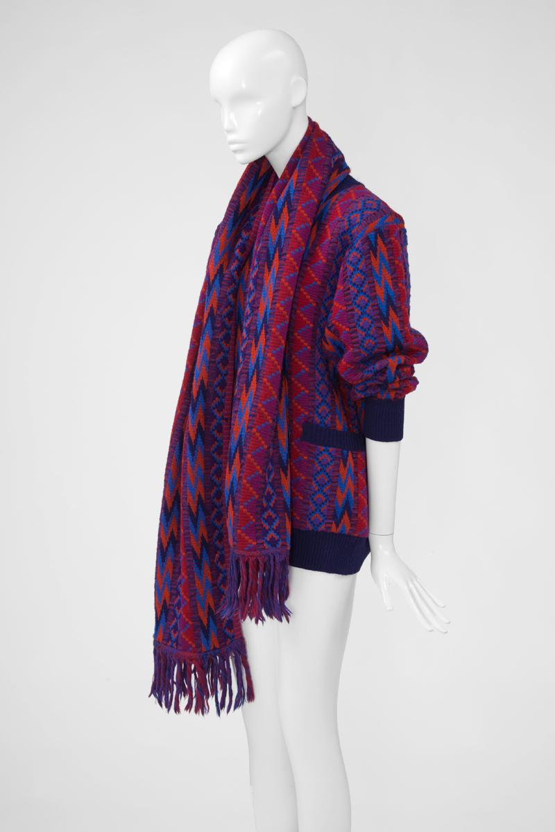 Violet Pull et écharpe en laine de défilé Yves Saint Laurent, automne-hiver 1982-1983  en vente