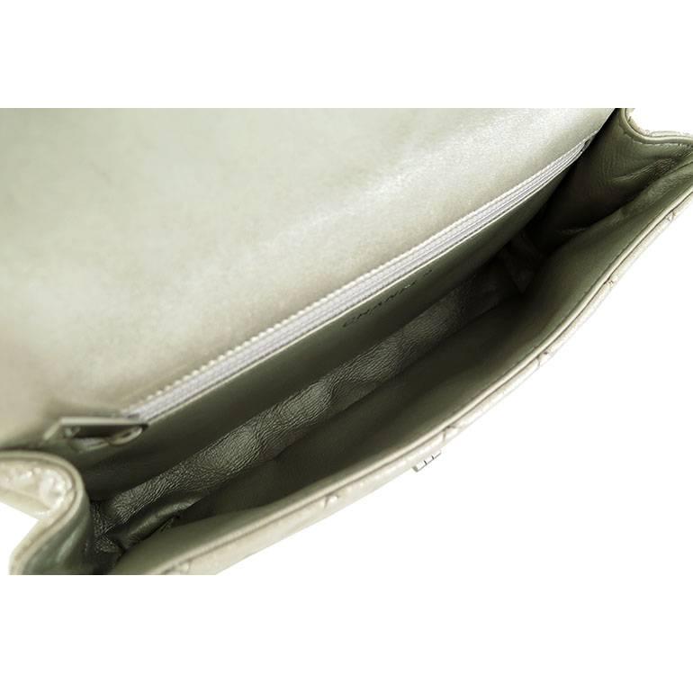 Beige Chanel Reissue Silver Iridescent Calfskin 10 inch Medium Clutch For Sale